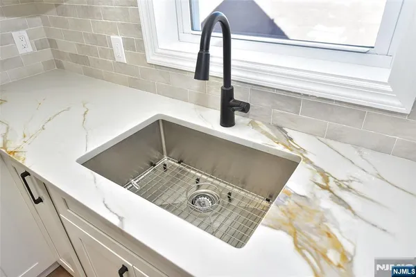 $2,500 | 383 Lafayette Avenue, Unit 2, Hawthorne, NJ 07506