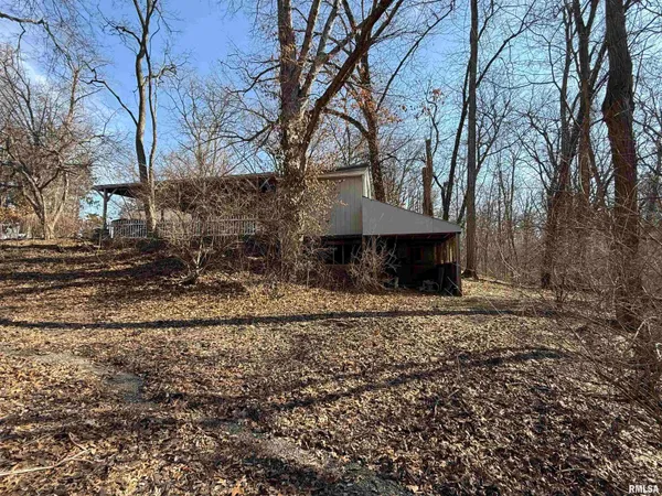 $99,900 | 100 Thrush Avenue, Pekin, IL 61554