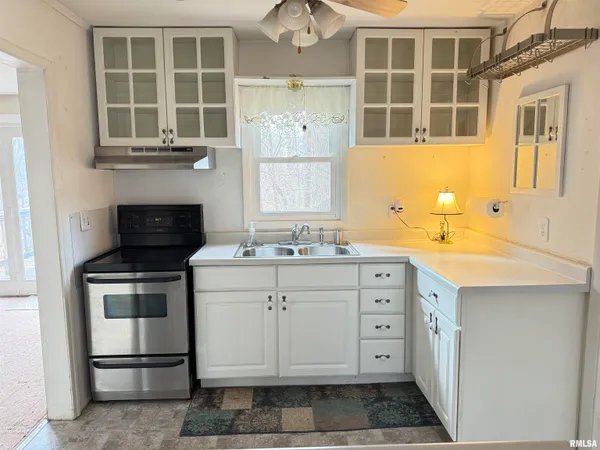 $99,900 | 100 Thrush Avenue, Pekin, IL 61554