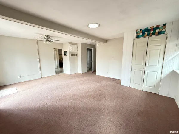 $99,900 | 100 Thrush Avenue, Pekin, IL 61554