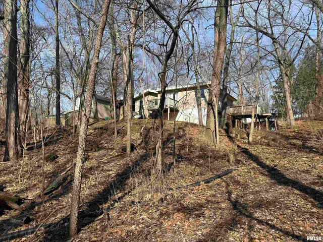 $119,900 | 100 Thrush Avenue, Pekin, IL 61554