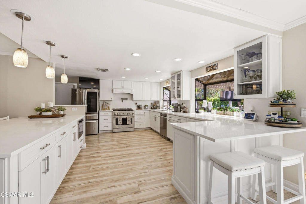 1208 Rambling Road Simi Valley, CA 93065 - Photo 12 of 77