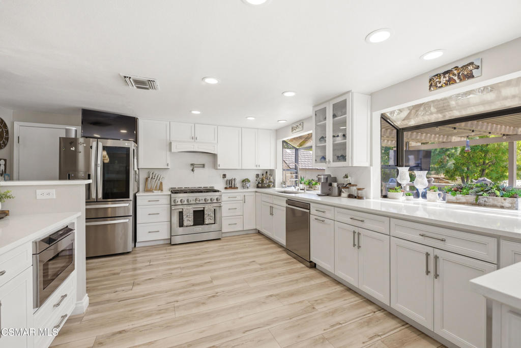 1208 Rambling Road Simi Valley, CA 93065 - Photo 14 of 77