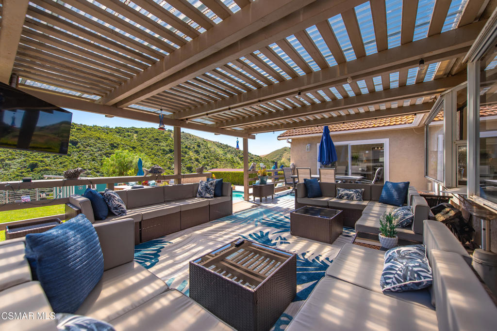 1208 Rambling Road Simi Valley, CA 93065 - Photo 39 of 77