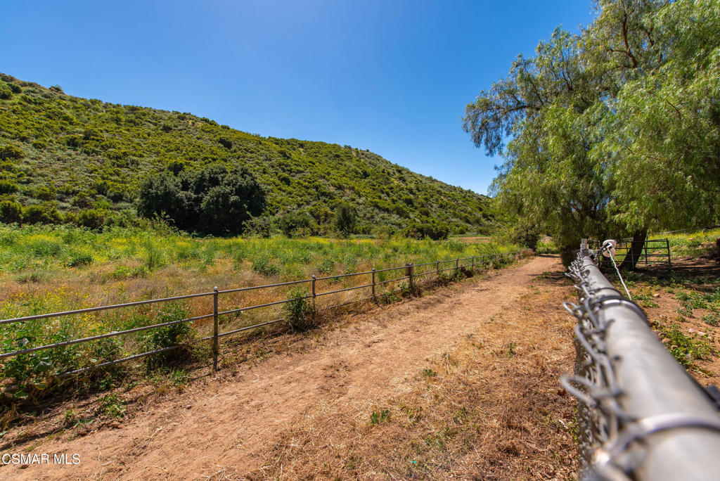 1208 Rambling Road Simi Valley, CA 93065 - Photo 64 of 77
