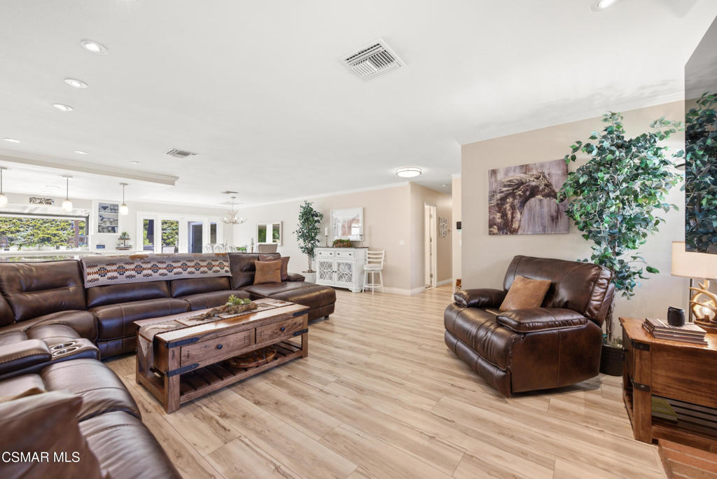 1208 Rambling Road Simi Valley, CA 93065 - Photo 9 of 77