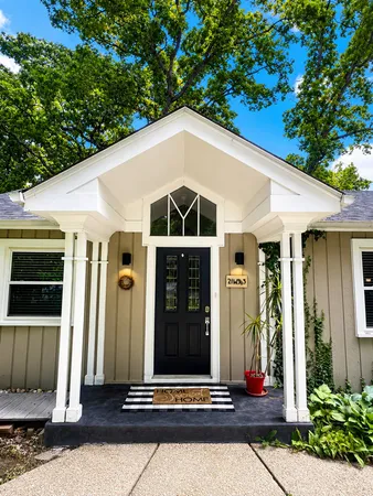 $529,000 | 21W363 Walnut Road, Glen Ellyn, IL 60137
