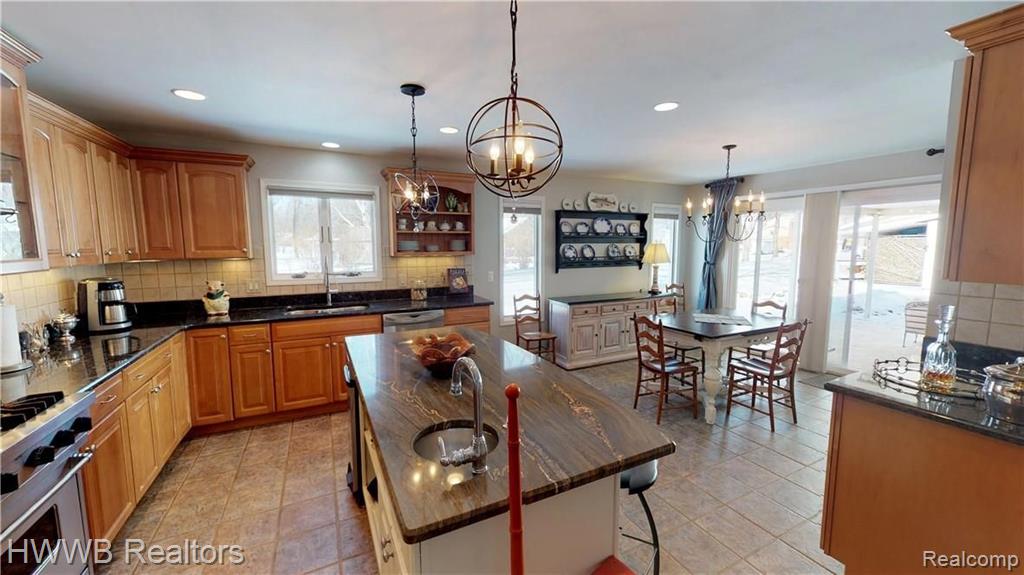 390 East Maryknoll Road Rochester Hills, MI 48309 - Photo 4 of 38