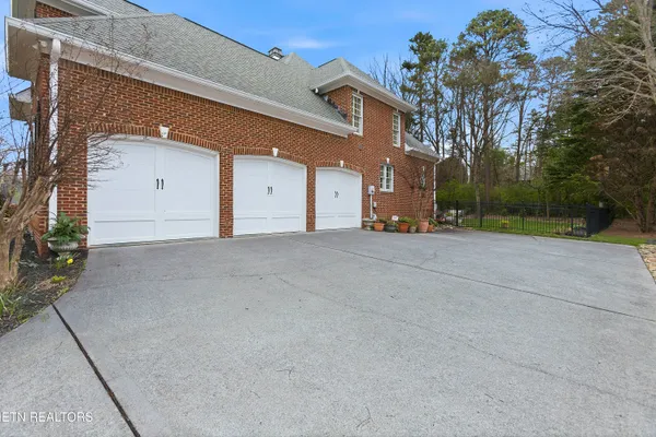$999,000 | 842 Prince George Parish Drive, Knoxville, TN 37934