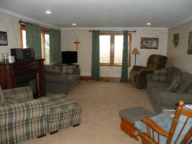 3712 West Allan Road Henderson, MI 48841 - Photo 3 of 12 Livng Room
