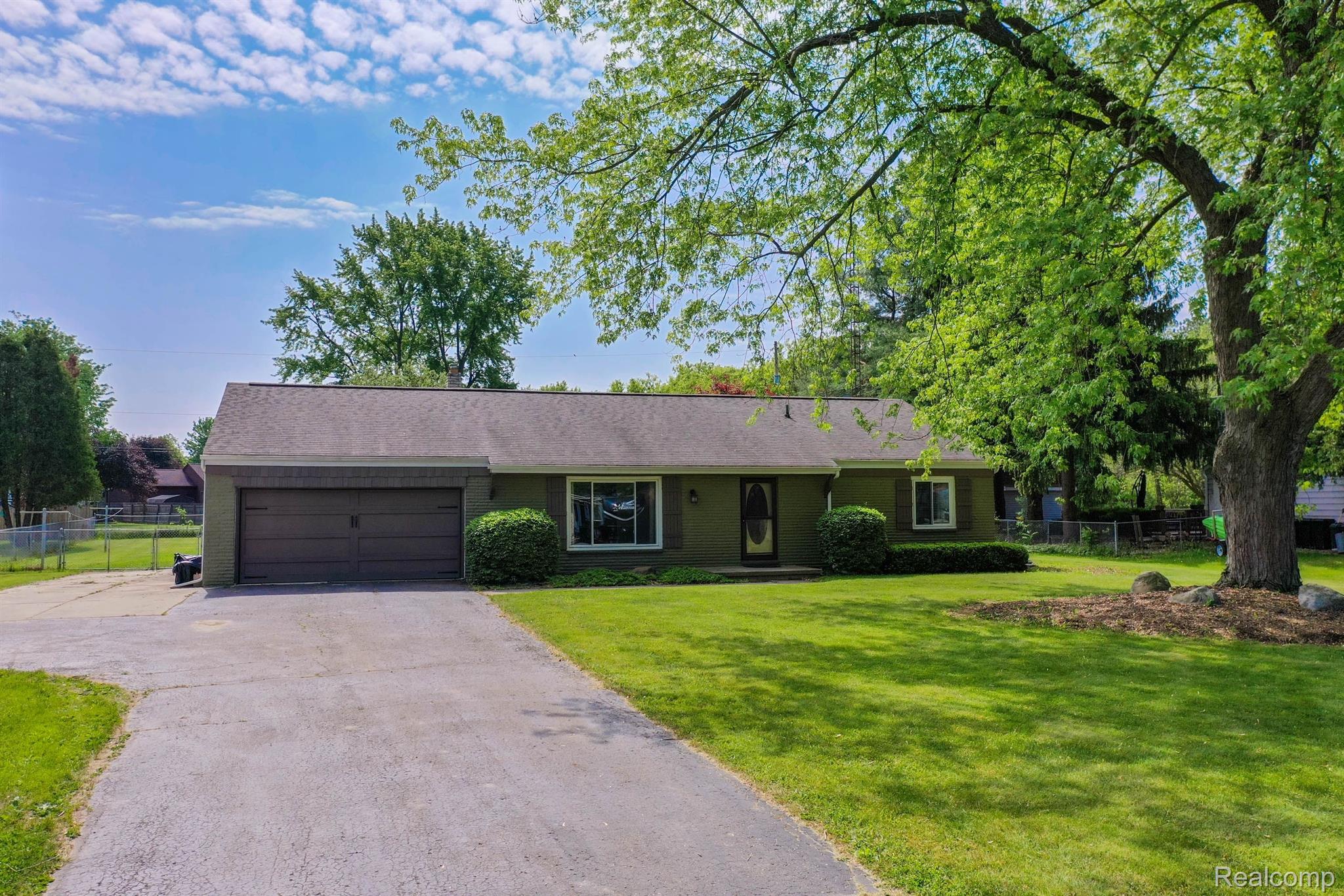 3522 North Gale Road Davison, MI 48423 - Photo 4 of 45 Gallery Image 4