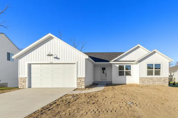 $387,500 | 9341 Shimano Drive, Portland, MI 48875