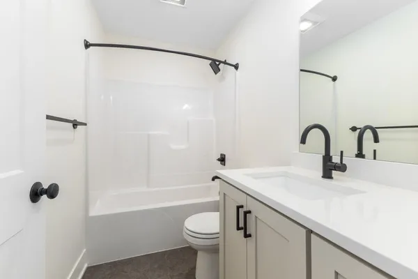 $387,500 | 9341 Shimano Drive, Portland, MI 48875