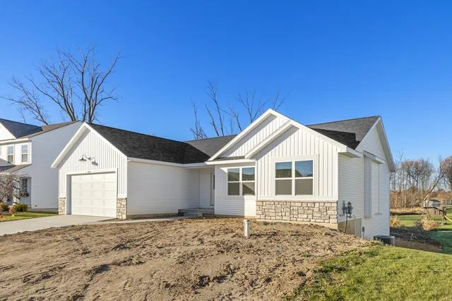 $395,000 | 9341 Shimano Drive, Portland, MI 48875