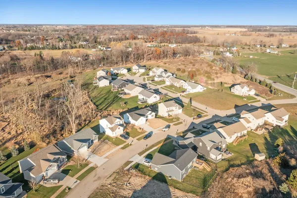 $387,500 | 9341 Shimano Drive, Portland, MI 48875