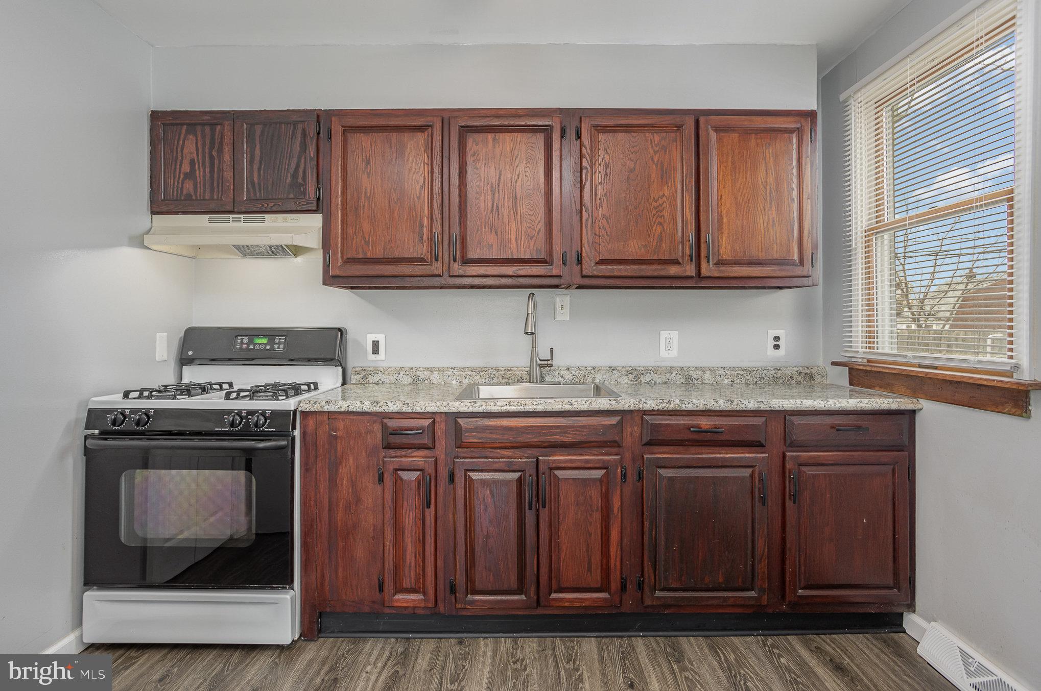 8113 Longpoint Road Dundalk, MD 21222 - Photo 11 of 26