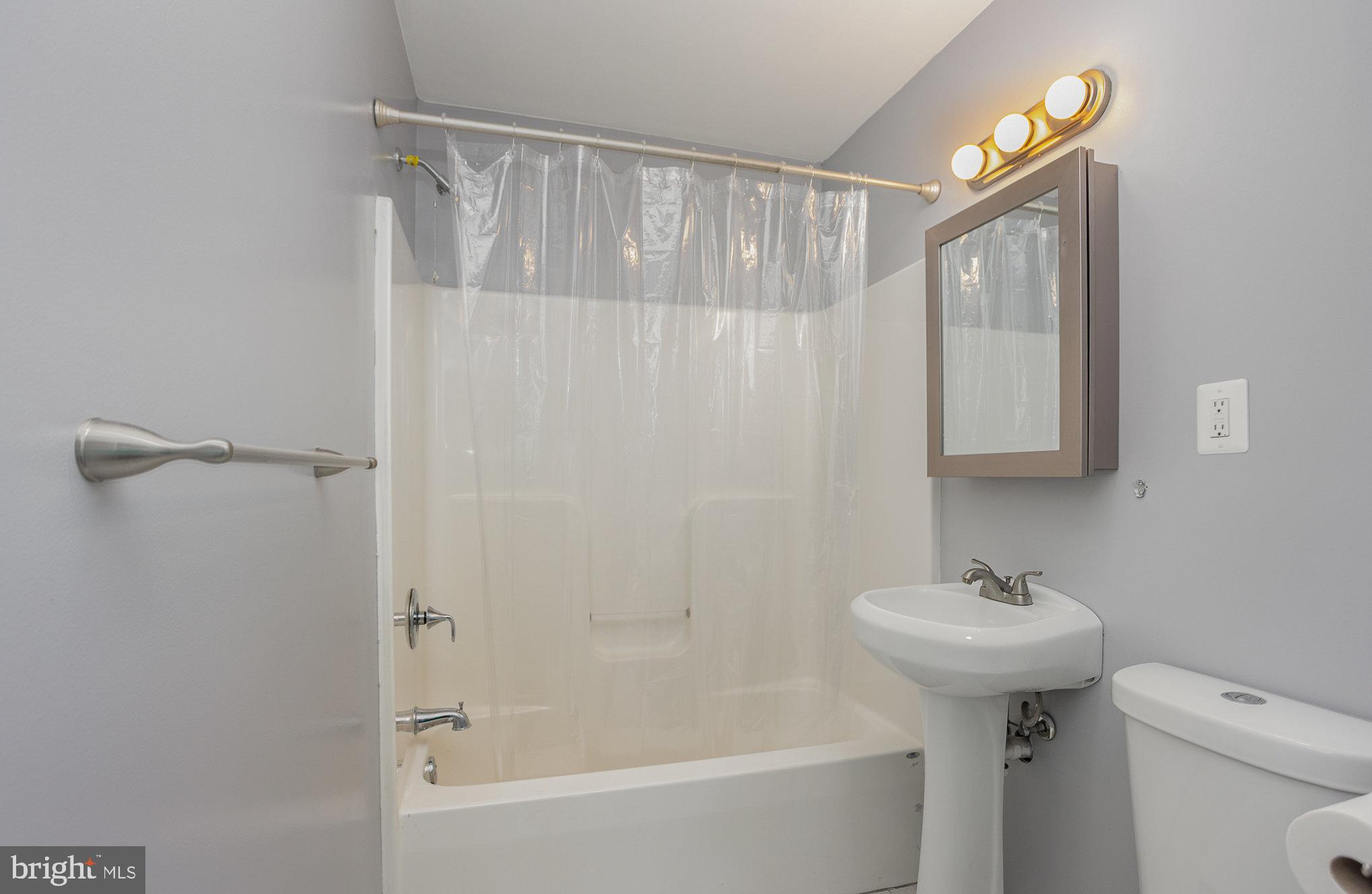 8113 Longpoint Road Dundalk, MD 21222 - Photo 21 of 26