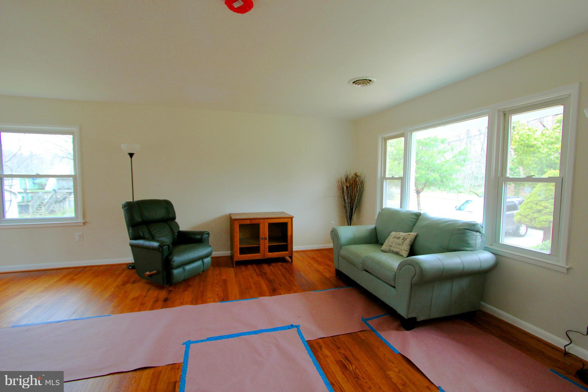 10639 Old Colchester Road Lorton, VA 22079 - Photo 3 of 29 Living Room