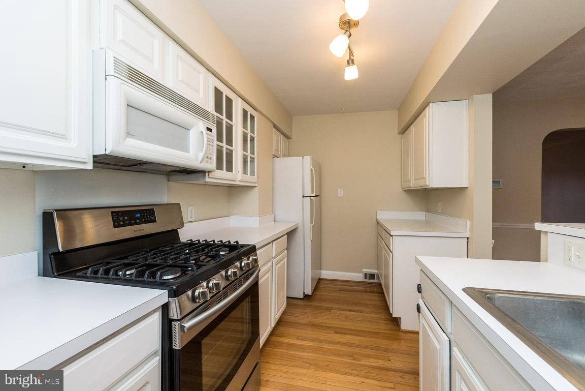 1906 Edgewood Road Towson, MD 21286 - Photo 14 of 30 Kitchen