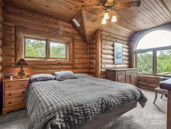 $784,500 | 181 Highland Heights, Lake Lure, NC 28746
