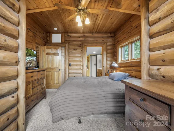$784,500 | 181 Highland Heights, Lake Lure, NC 28746