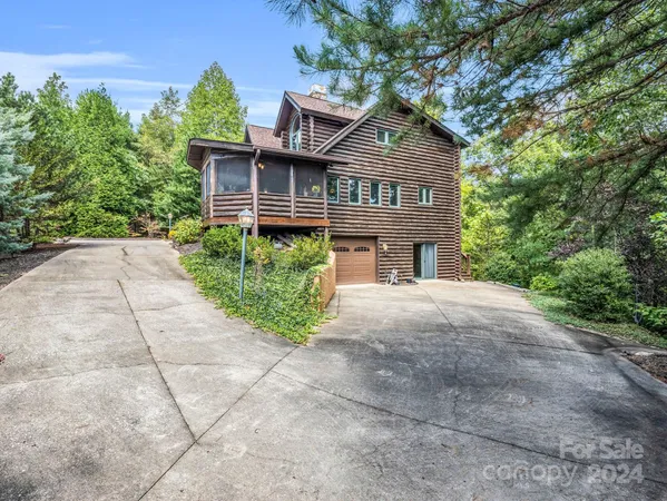 $784,500 | 181 Highland Heights, Lake Lure, NC 28746