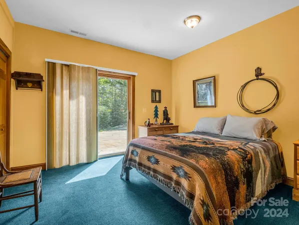 $784,500 | 181 Highland Heights, Lake Lure, NC 28746