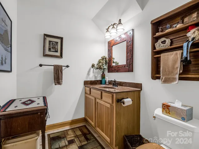 $784,500 | 181 Highland Heights, Lake Lure, NC 28746