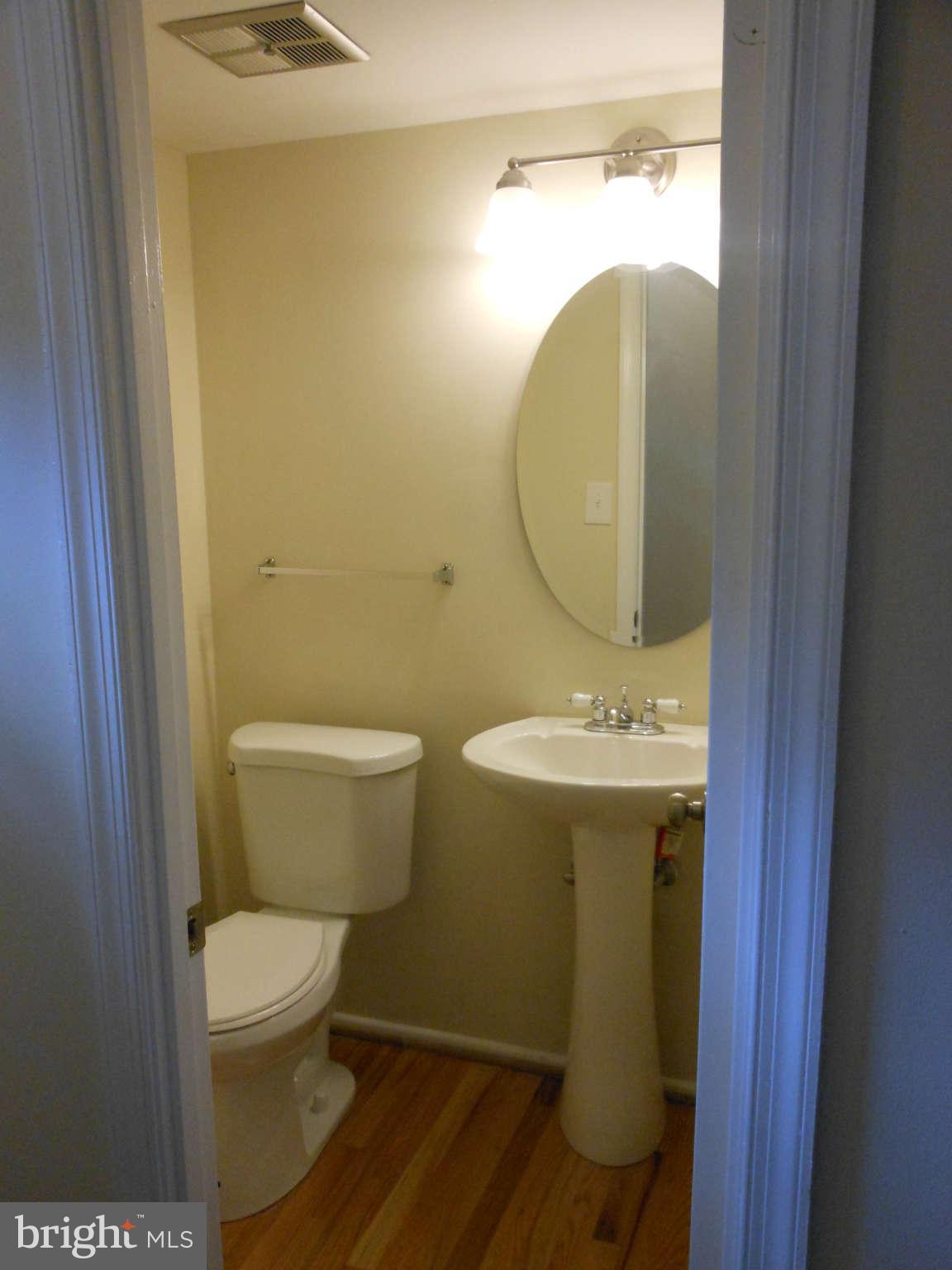 5505 Miles Court Springfield, VA 22151 - Photo 8 of 24 Bath
