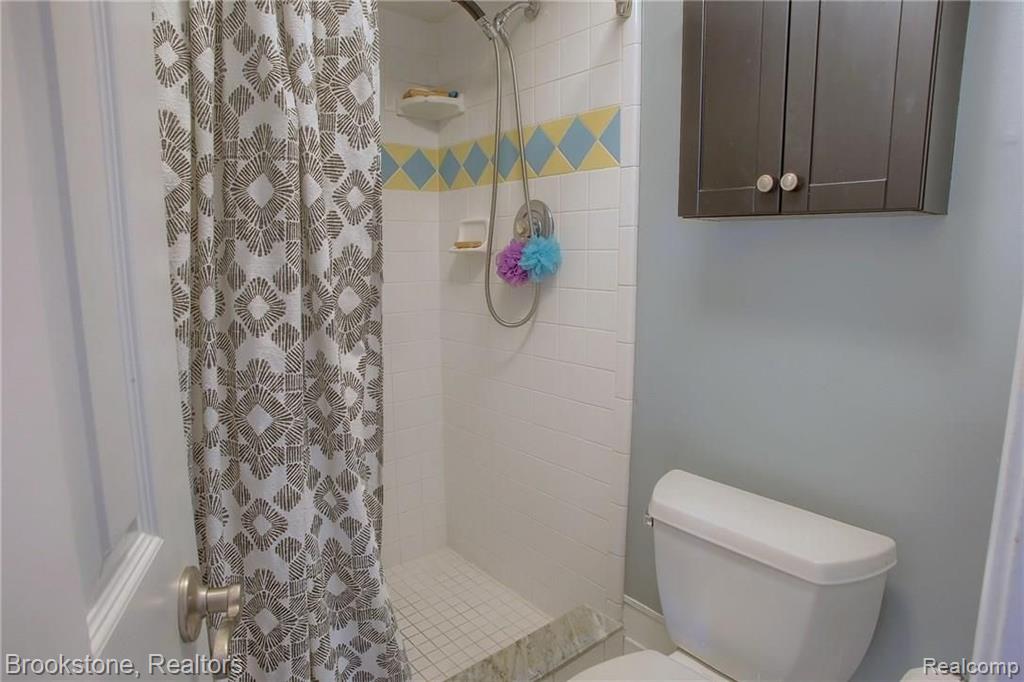 854 Ravine Terrace Drive Rochester Hills, MI 48307 - Photo 17 of 29