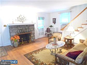 2204 East County Line Road Ardmore, PA 19003 - Photo 3 of 10 Living Room