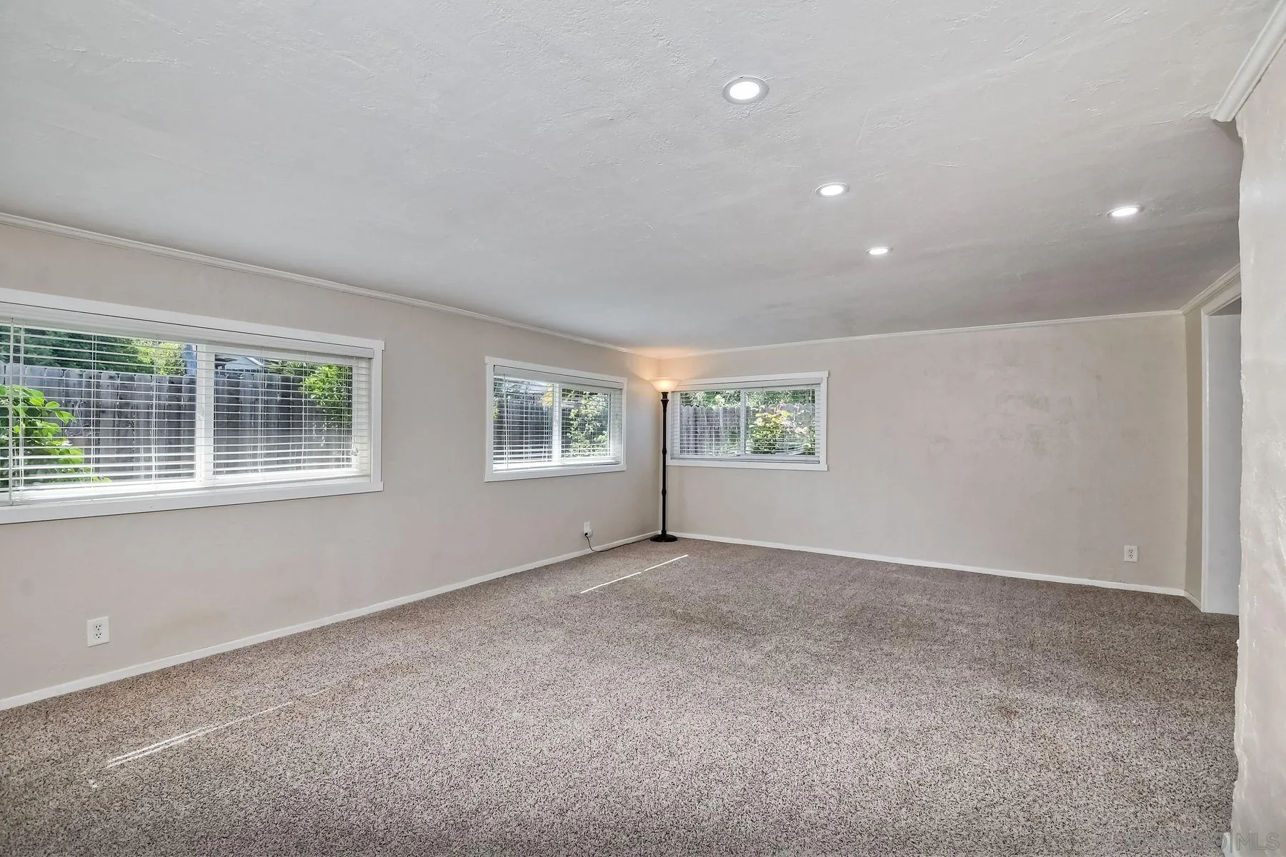 14135 Powers Road Poway, CA 92064 - Photo 21 of 35 an empty room with windows