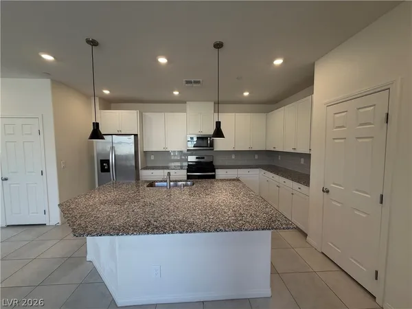 $2,300 | 3577 Credere Lane, Henderson, NV 89074