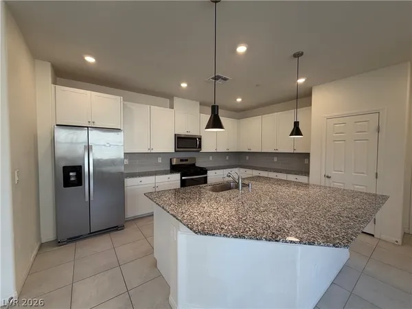 $2,300 | 3577 Credere Lane, Henderson, NV 89074