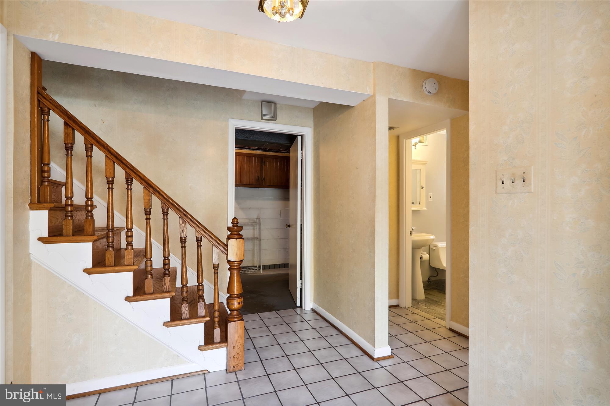 4008 Byrd Road Kensington, MD 20895 - Photo 14 of 41 Entry