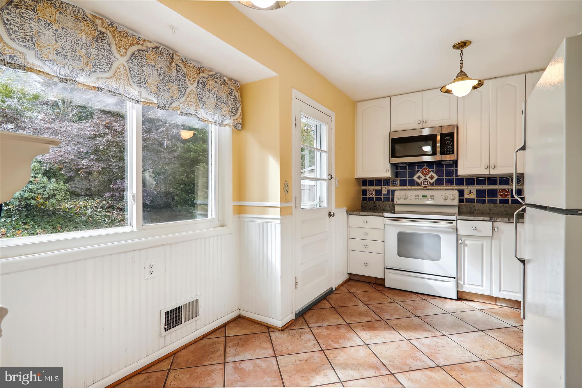 4008 Byrd Road Kensington, MD 20895 - Photo 7 of 41 Kitchen