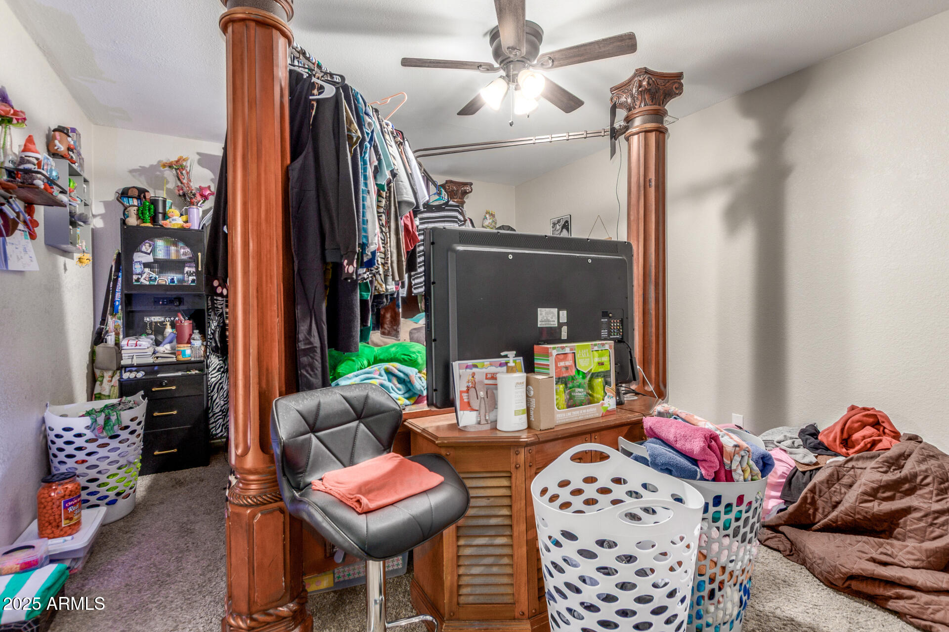 3654 West Shangri-la Road Phoenix, AZ 85029 - Photo 21 of 34 a living room with furniture and a window