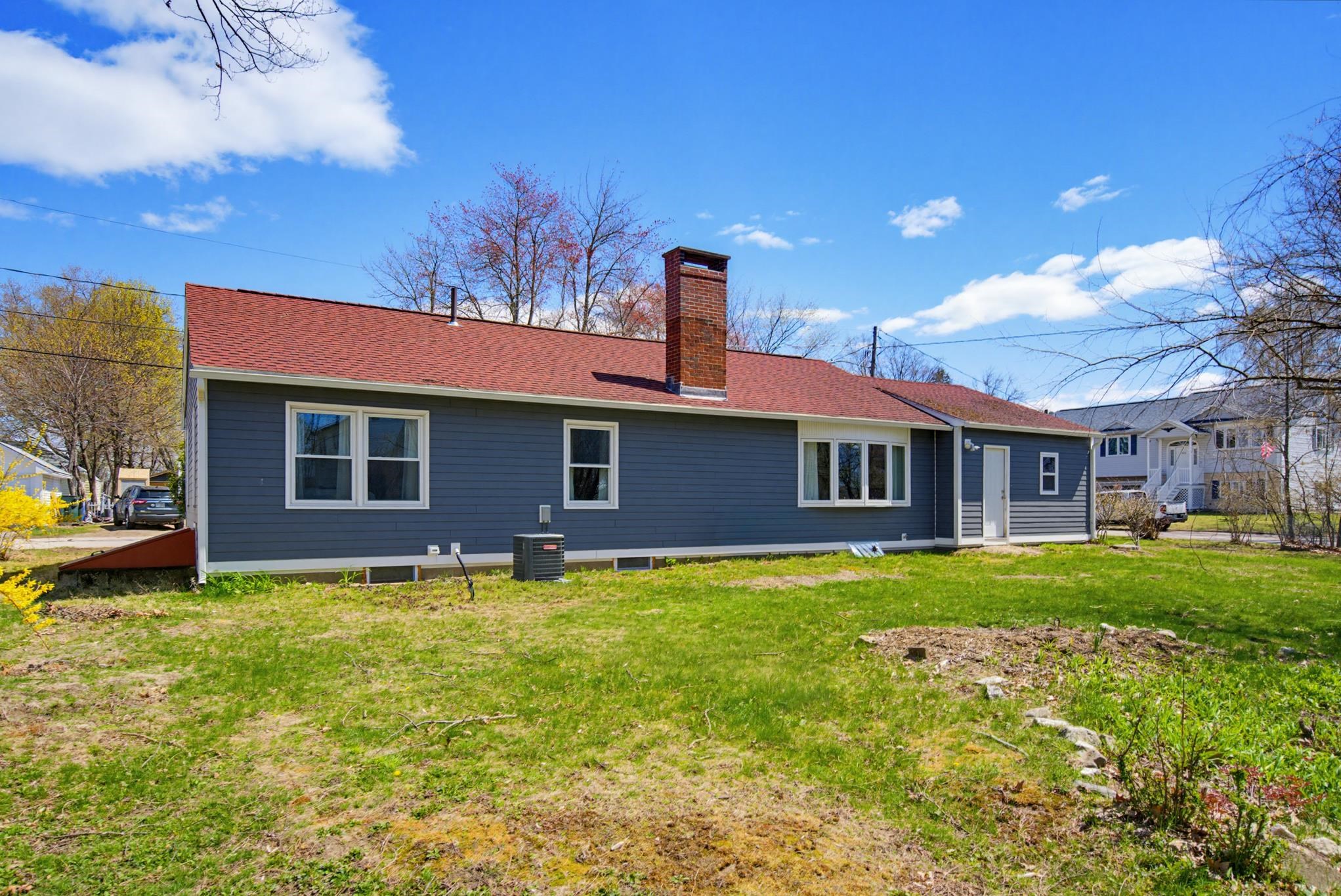 42 Kenney Street Manchester, NH 03103 - Photo 2 of 26