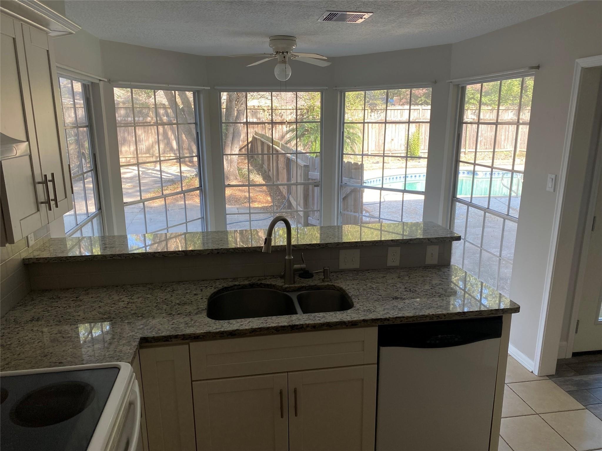 8206 Ash Valley Drive Spring, TX 77379 - Photo 5 of 14 Kitchen