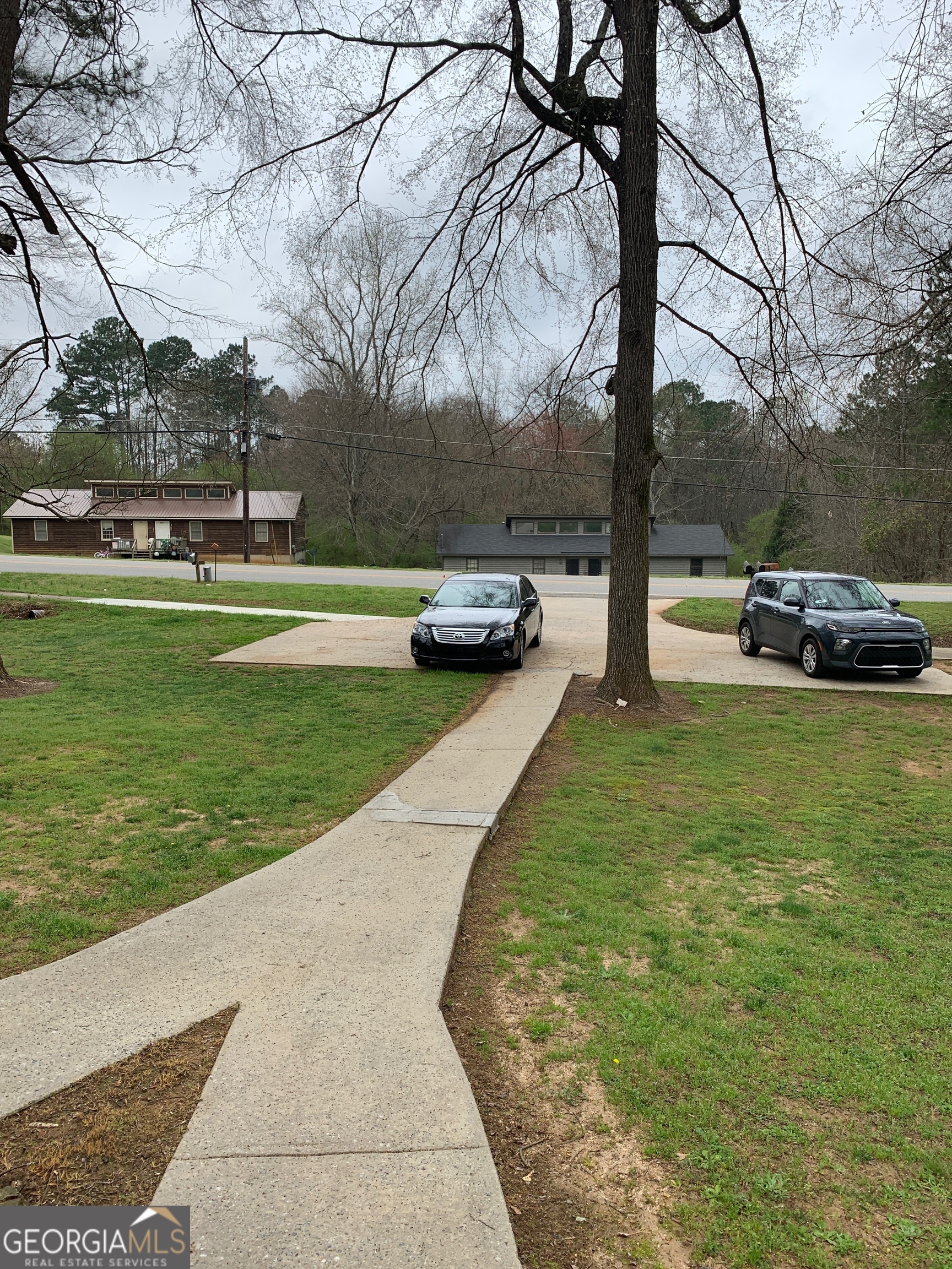602 Freeman Drive Athens, GA 30601 - Photo 2 of 6 a view of a park with large trees