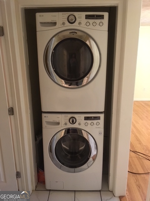 602 Freeman Drive Athens, GA 30601 - Photo 5 of 6 a utility room with dryer and washer
