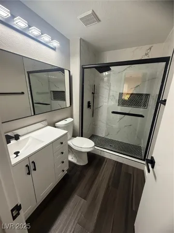 $2,400 | 6409 Wild Chive Avenue, Las Vegas, NV 89122