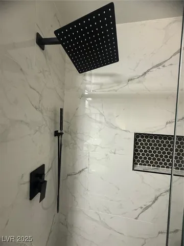 $2,400 | 6409 Wild Chive Avenue, Las Vegas, NV 89122