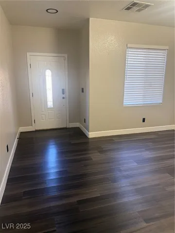 $2,400 | 6409 Wild Chive Avenue, Las Vegas, NV 89122