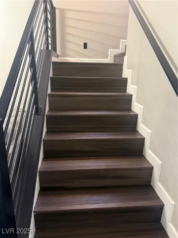 $2,400 | 6409 Wild Chive Avenue, Las Vegas, NV 89122