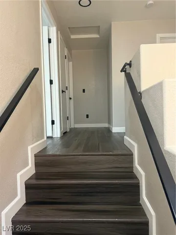 $2,400 | 6409 Wild Chive Avenue, Las Vegas, NV 89122