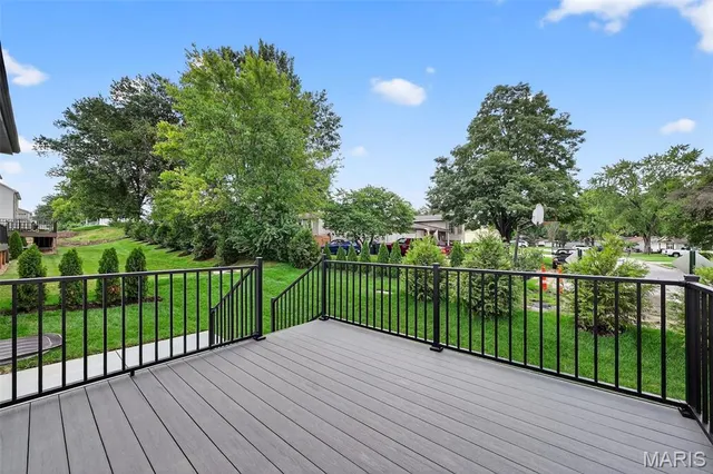 $594,900 | 525 Ryehill Dr Street, St. Peters, MO 63376