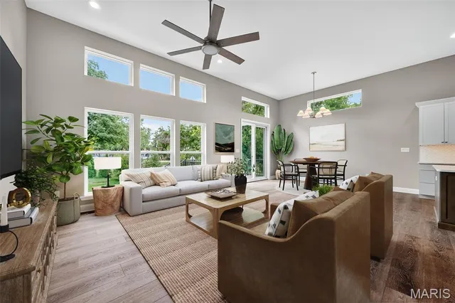 $594,900 | 525 Ryehill Dr Street, St. Peters, MO 63376