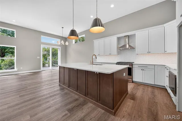 $594,900 | 525 Ryehill Dr Street, St. Peters, MO 63376