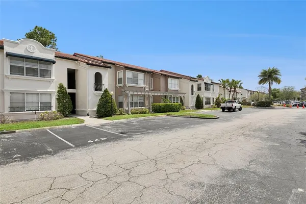 $1,600 | 5112 Conroy Road, Unit 311, Orlando, FL 32811